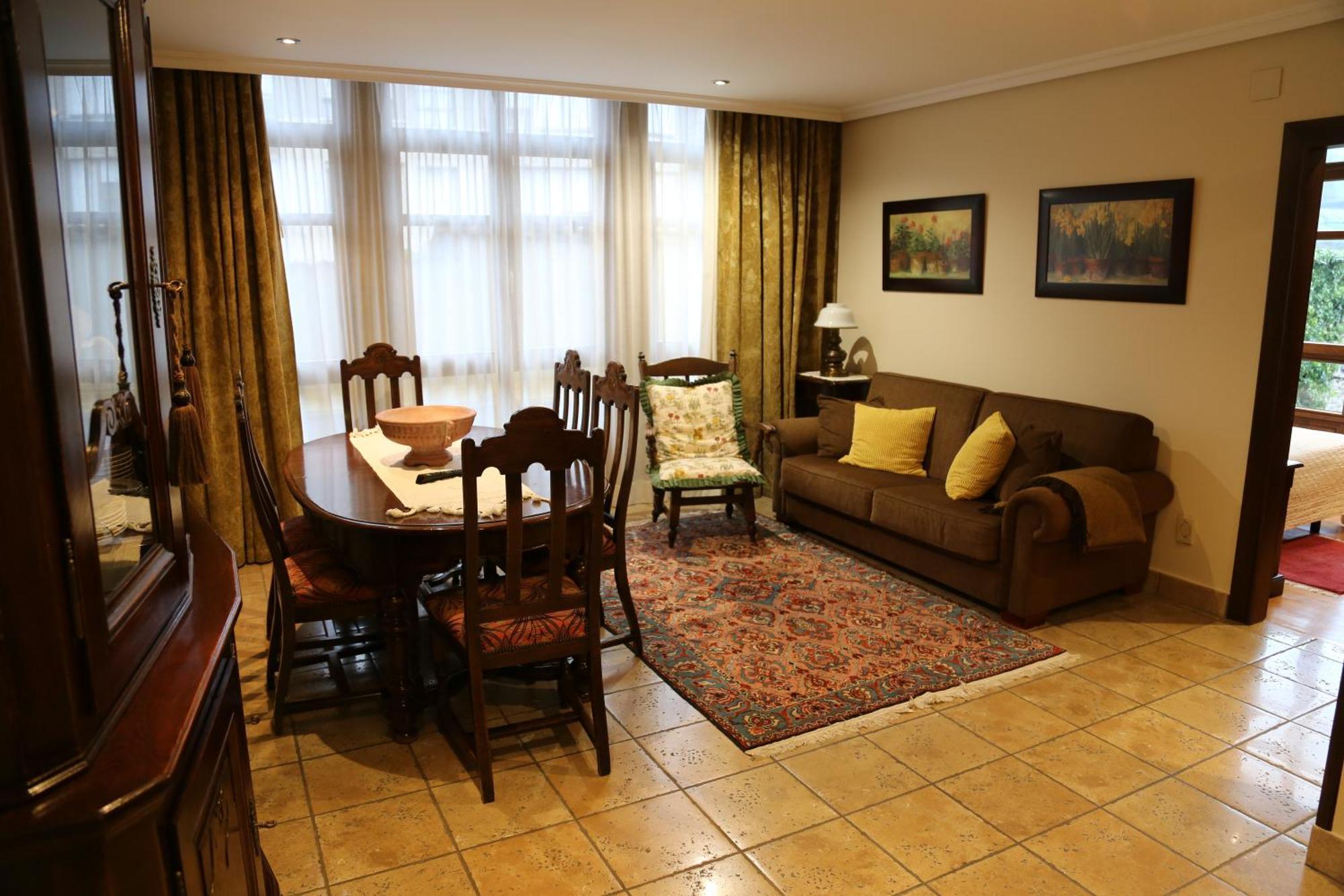 Apartamentos La Pontiga *** Infiesto Bilik gambar