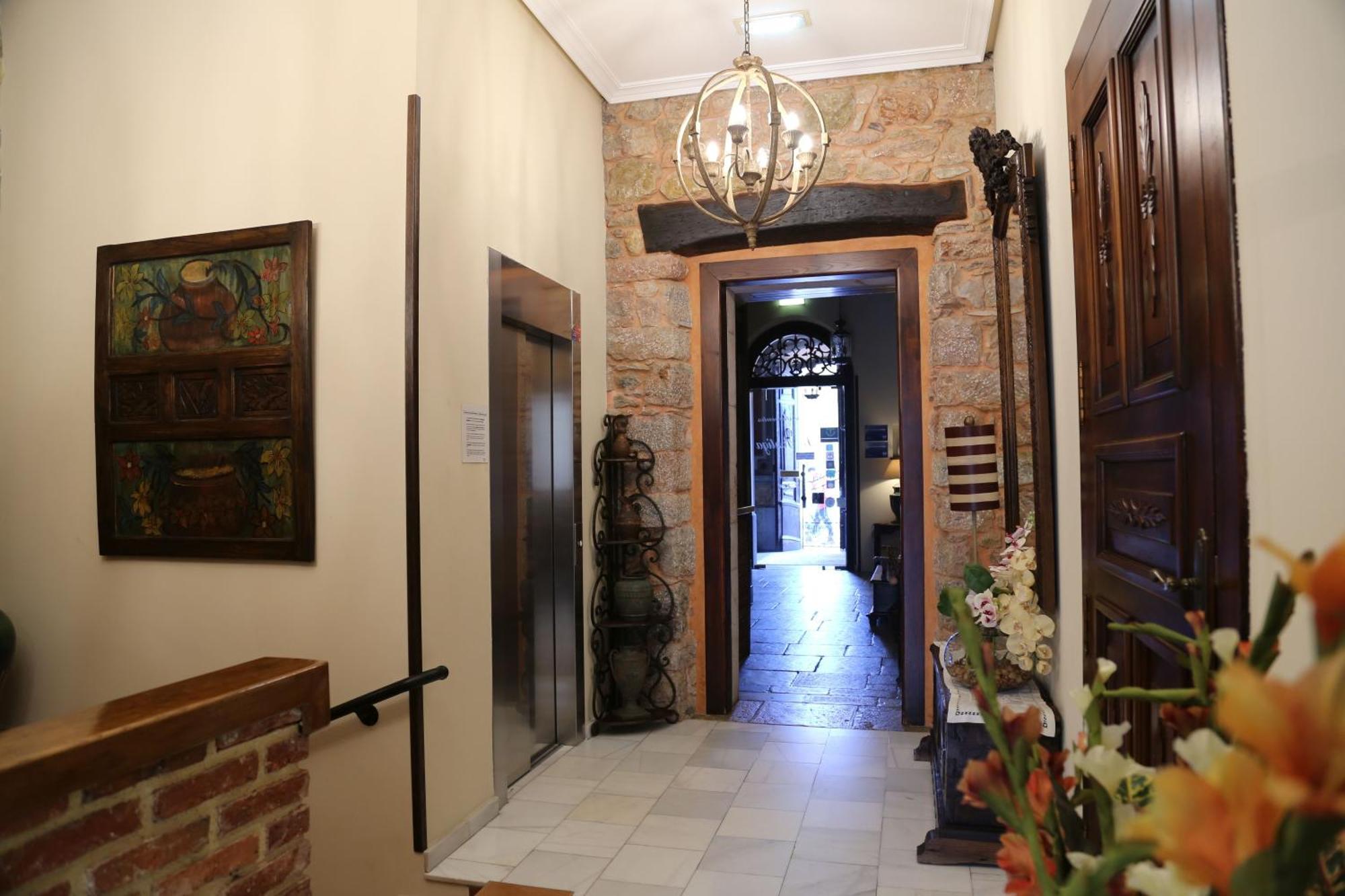 Apartamentos La Pontiga *** Infiesto Luaran gambar