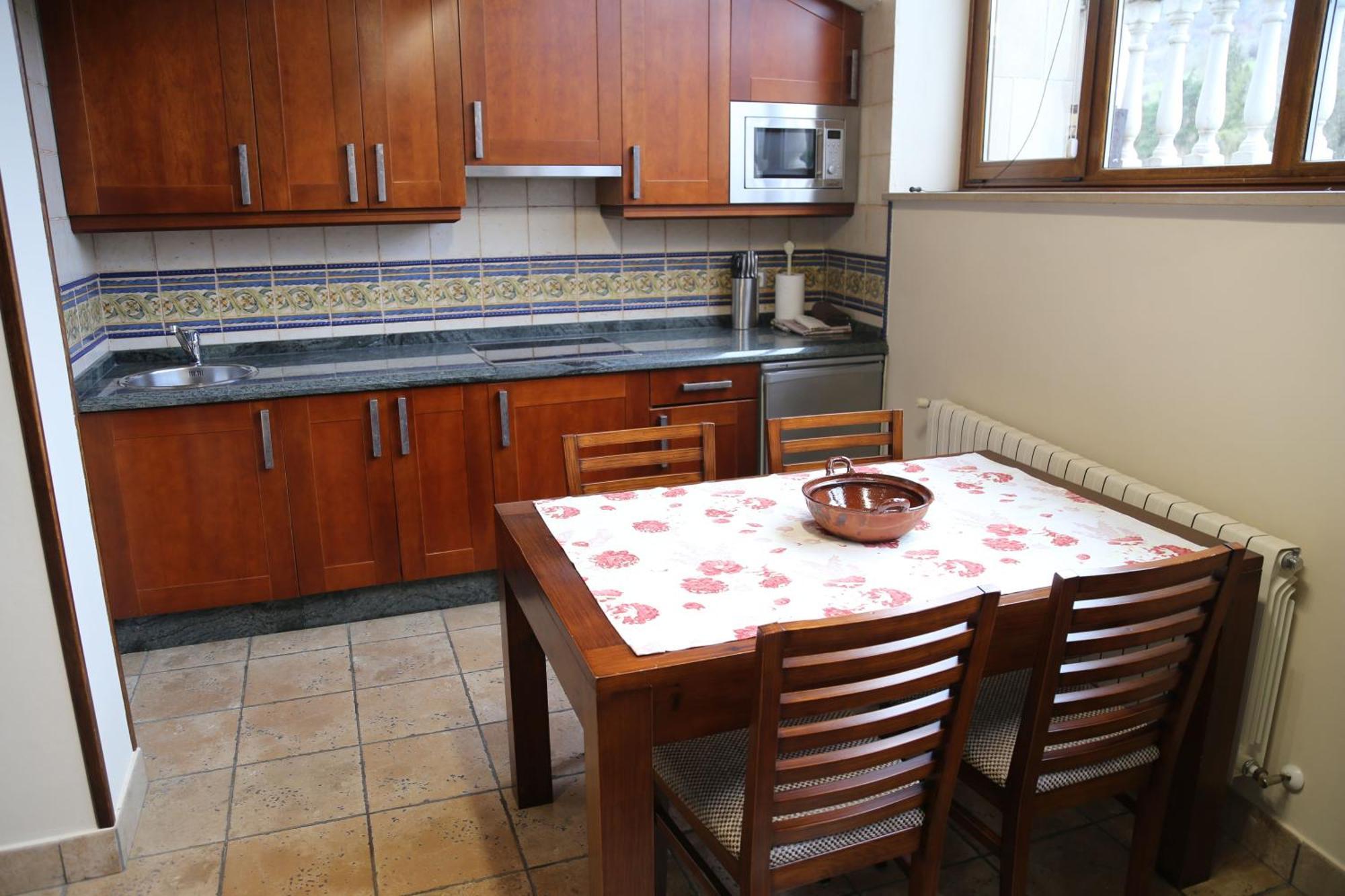 Apartamentos La Pontiga *** Infiesto Luaran gambar