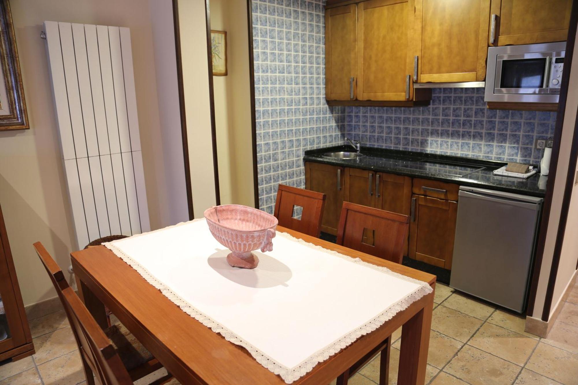 Apartamentos La Pontiga *** Infiesto Bilik gambar