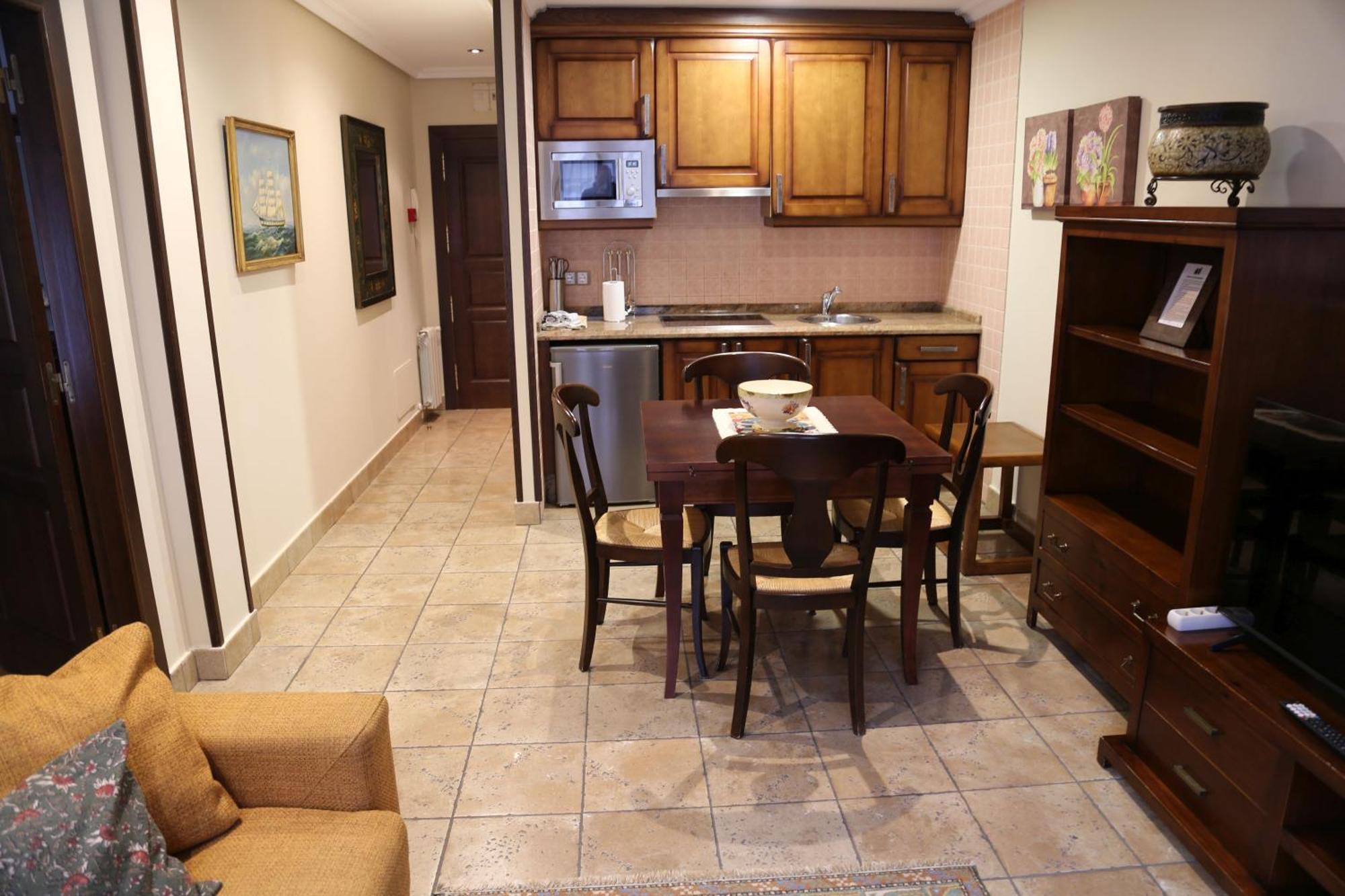 Apartamentos La Pontiga *** Infiesto Bilik gambar