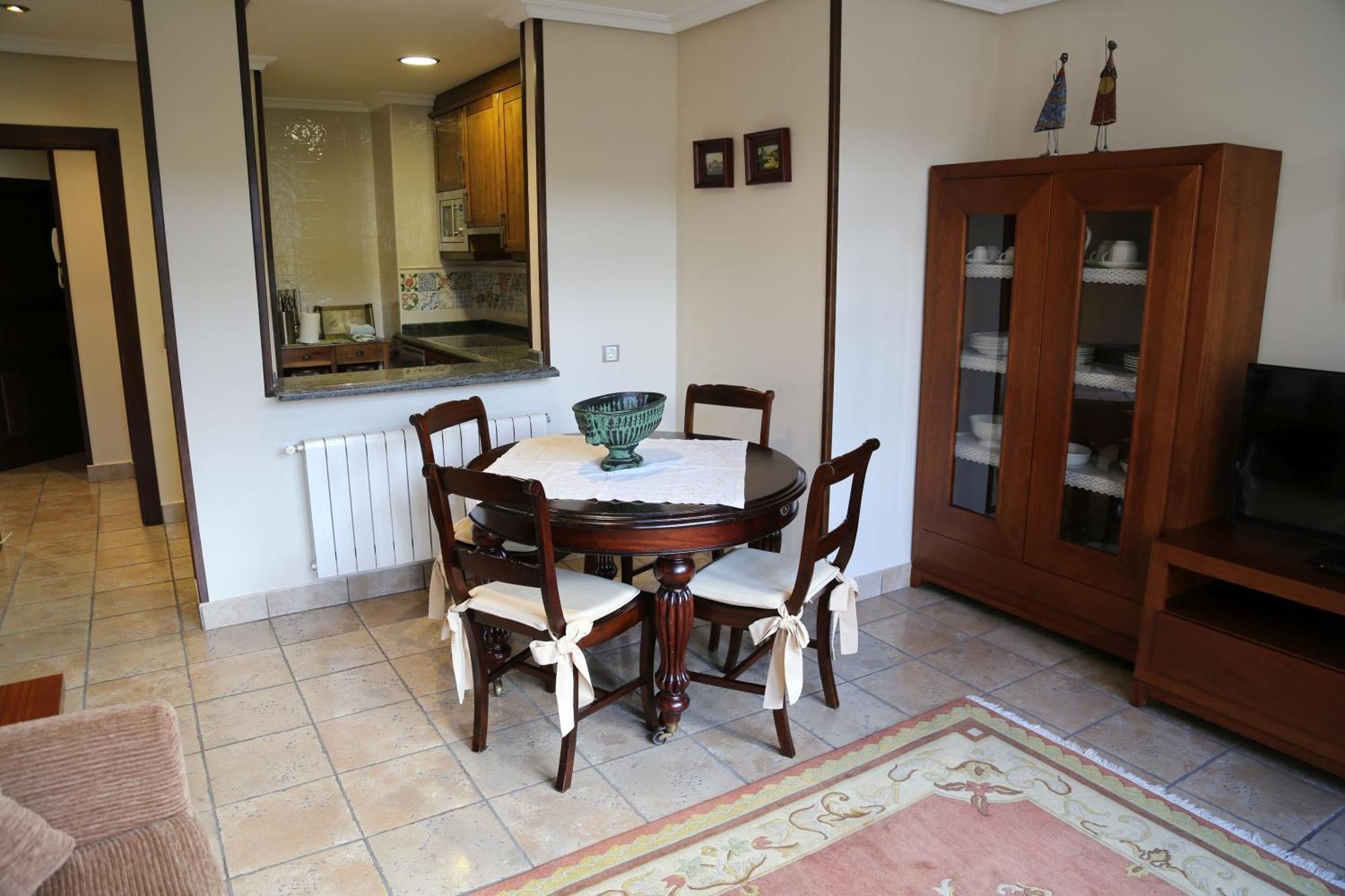 Apartamentos La Pontiga *** Infiesto Luaran gambar